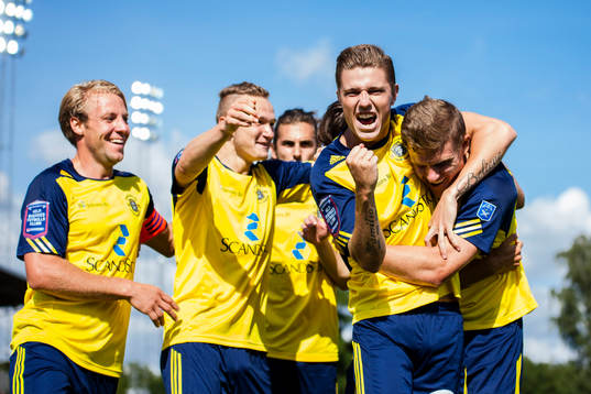 Ängelholms Eric Robert Pothast jublar