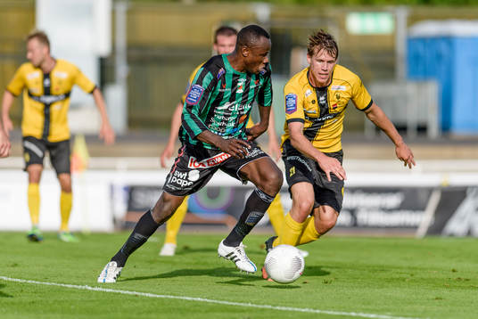 Varbergs Nsima Peter och Frej Täbys Philip Wiström