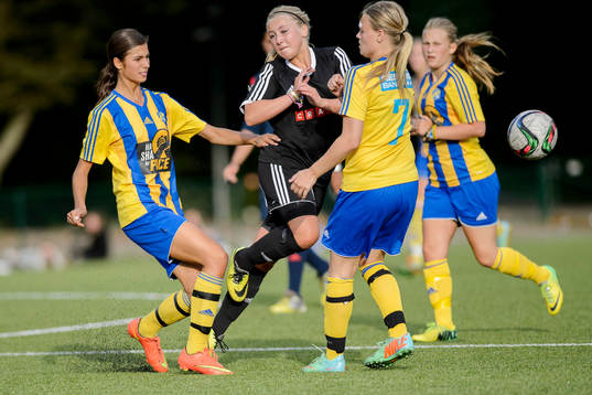 Eskilsminnes Tijana Nikolic och Bergdalens Ellen Drotz