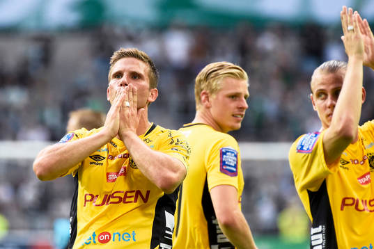 Elfsborgs Anders Svensson tackar supportrarna