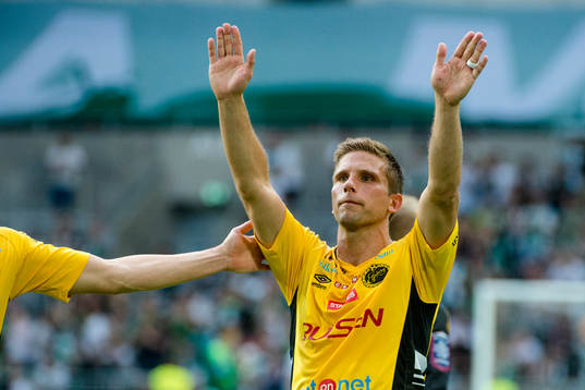 Elfsborgs Anders Svensson tackar supportrarna