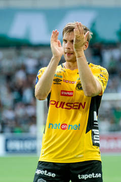 Elfsborgs Niklas Gunnarsson tackar supportrarna
