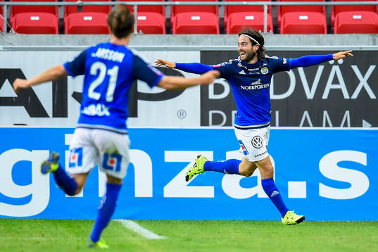 Sundsvalls Robbin Sellin jublar efter 0-1