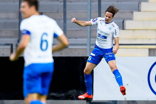 Värnamos Sebastian Göransson jublar