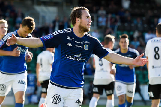 Sundsvalls Rúnar Már Sigurjónsson jublar efter 1-0