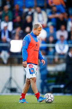 Åtvidabergs  Kristian Bergström värmer upp