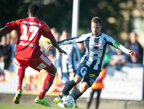 Kristianstads Daniel Nicklasson mot IFK Göteborgs Kasim