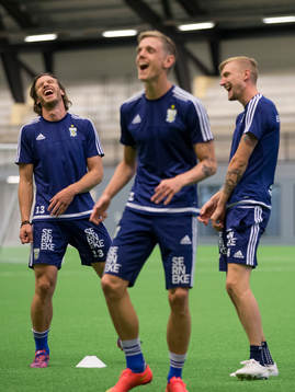 IFK Göteborgs Gustav Svensson, Sören Rieks och Sebastian Eriksson skrattar