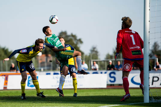 Ljungskiles Hannes Stiller gör 2-2