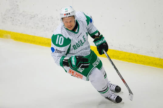 Rögle hockeys Viktor Lindgren jublar