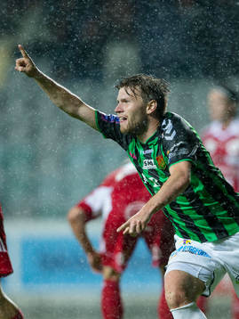 GAIS Johan Lundgren jublar efter att ha gjort matchavgörande 2-1 målet