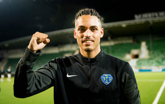 Falkenbergs Alexander Jakobsen firar segern