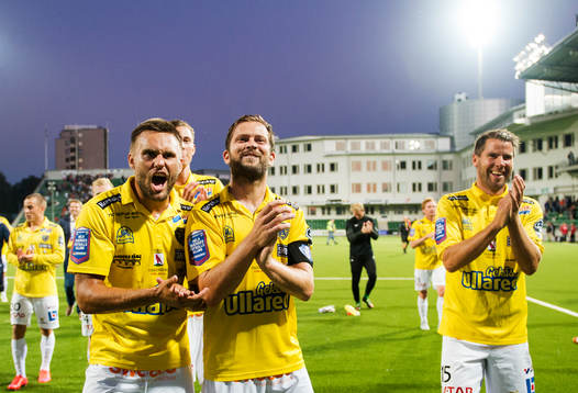 Falkenbergs Johannes Vall, David Svensson och Stefan Rodevåg jublar