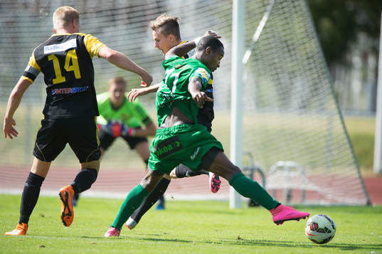 Prespas 2-målsskytt Sadat Karim och IFK Hässleholms Linus