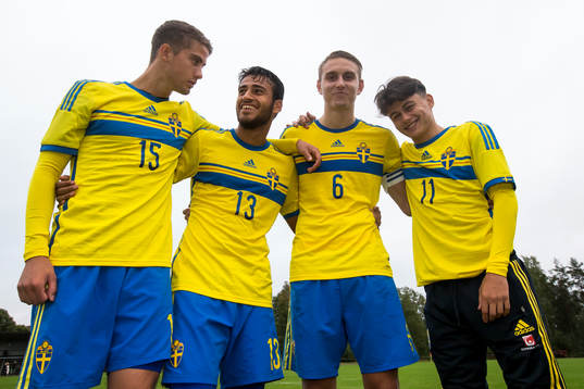 Ramon Pascal Lundqvist Christian Rubio Sivodedov Ali Suljic och Zia Sakirovski i P18-landskampen i fotboll mellan Sverige och Norge den 3 september i Hofors