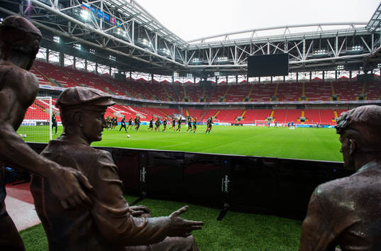 Sveriges fotbollslandslag har sin träning på Otkrytiye Arena, även kallad Stadion Spartak, den 4 september 2015 i Moskva.