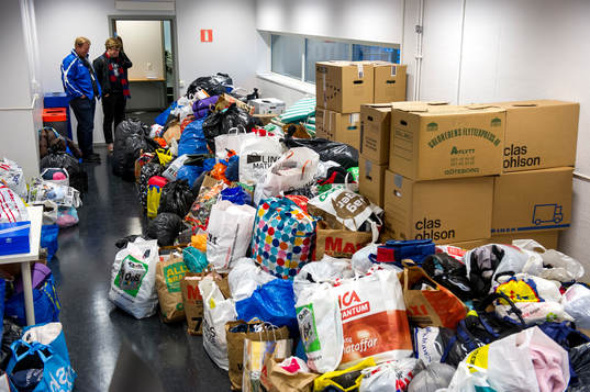 Örgrytes supportrar har samlat ihop kläder och skor