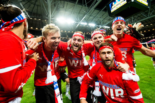 Österrikes spelare jublar