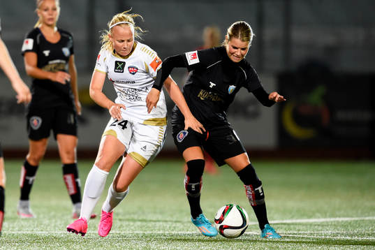 Rosengårds Ebba Wieder och Göteborgs Andrine Hegerberg