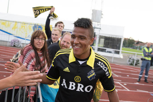 s Niclas Eliasson jublar efter fotbollsmatchen i Allsvenskan mellan Falkenberg och AIK den 12 September 2015 i Falkenberg.
