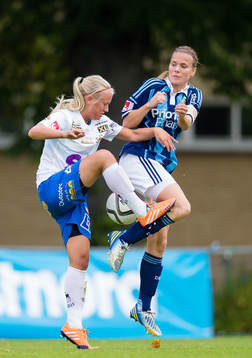 Sunnanås Frida Karlsson dy och Djurgårdens Alexandra Höglund
