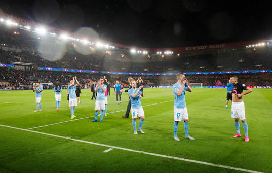  Malmös spelare tackar publiken