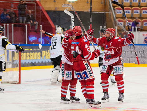 Timrås Jonathan Dahlen, Emil Berglund och Per Hallin jublar