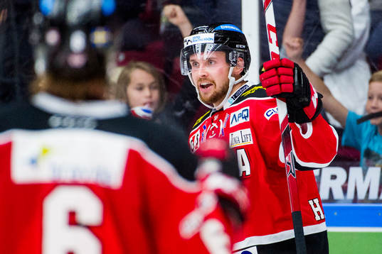 Malmö Redhawks Magnus Häggström jublar
