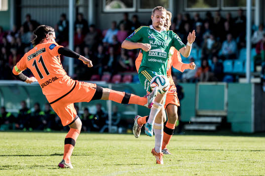 Varbergs Robin Tranberg (v) och Ljungskiles Jonas Lindberg