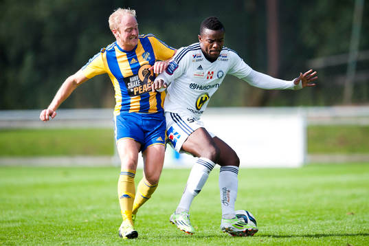 Eskilsminnes Filip Ottosson och Huvarnas Abdul Zakaria
