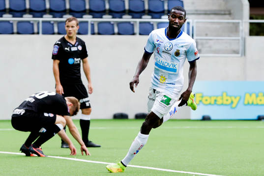 Gefles Dioh Williams jublar efter 2-0