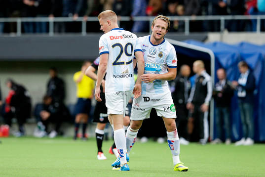Gefles Martin Rauschenberg och Anders Bååth-Sjöblom jublar