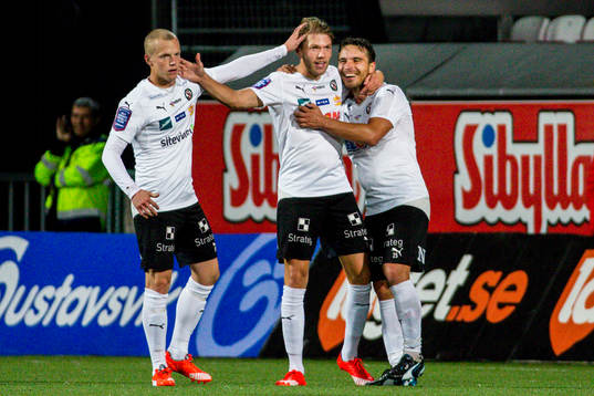 Örebros Daniel Gustavsson , Martin Broberg och Nordin