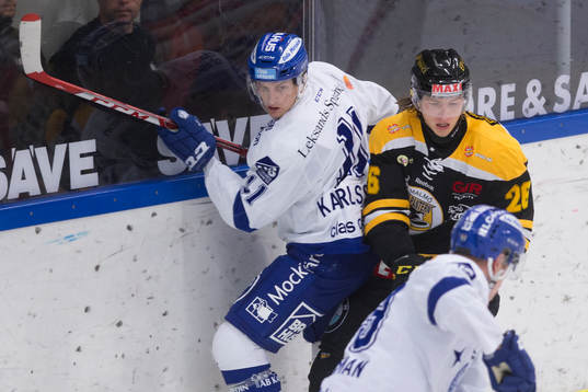 Panterns Johan Ivarsson och Leksands Martin Karlsson i
