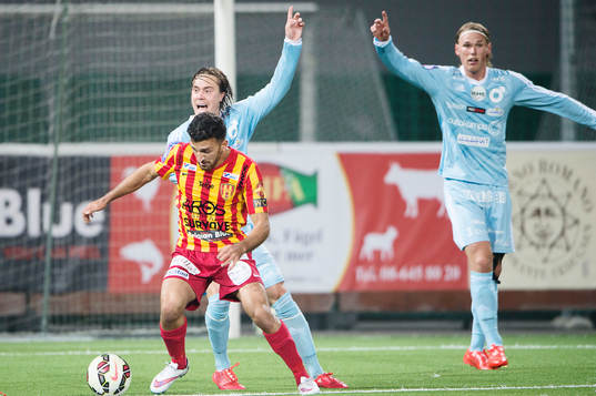 Degerfors Erik Jernberg och Hampus Zackrisson i kamp om