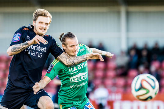 Utsiktens Peter Nilsson (v) och Ljungskiles Jonas Lindberg