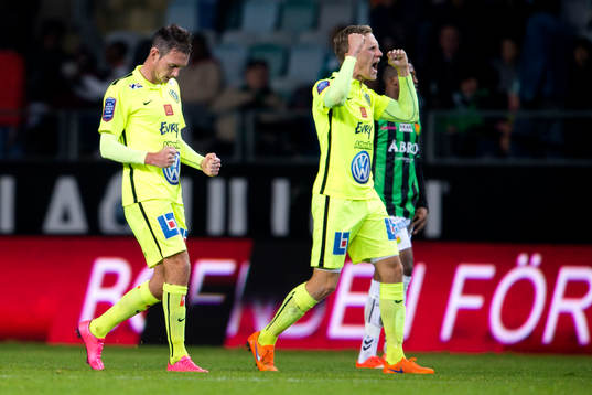 Jönköpings Daryl Smylie och Joakim Karlsson jublar