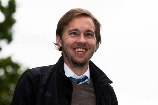 Filip Lundberg poserar för ett porträtt