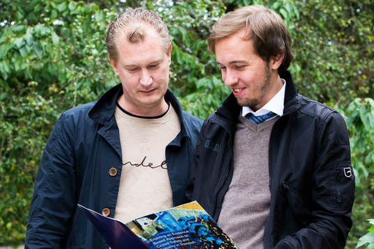 Djurgårdens evenemangsansvarige Mats Jonsson och Filip Lundberg
