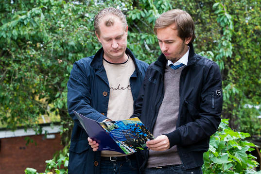 Djurgårdens evenemangsansvarige Mats Jonsson och Filip Lundberg