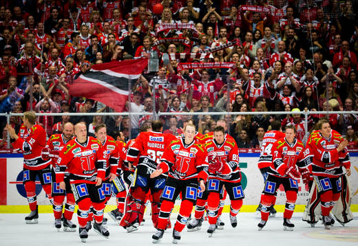 Örebros spelare målvakt Julius Hudacek, Joel Mustonen och