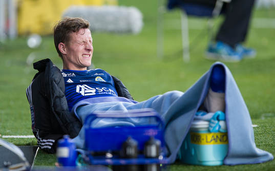 Sundsvalls Johan Eklund skadar sig