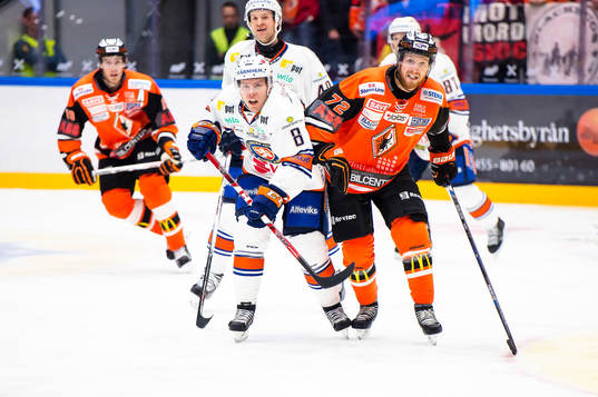 Växjös Ville Varakas  och Karlskronas Joachim Rohdin i