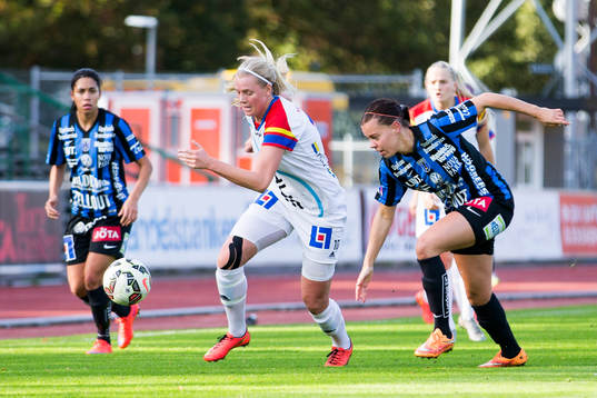 Hovås Billdals Sarah Fredborg och Sirius Amanda Johansson