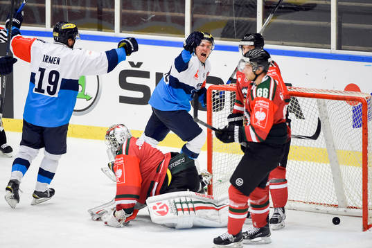 Ingolstadts Alexander Barta jublar