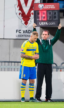 Sveriges John Guidetti när han byts in