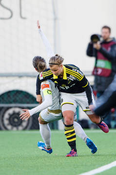 AIKs Maija Saari och Rosengårds Lina Nilsson