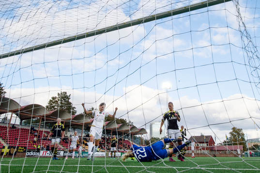 Rosengårds Sara Björk Gunnarsdottir jublar