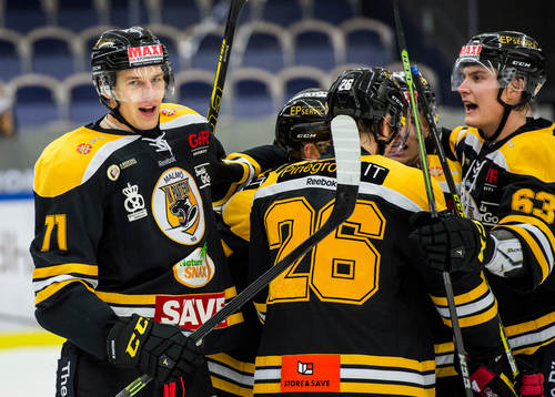 Panterns Daniel Andersson jublar