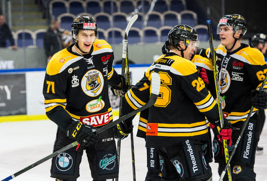 Panterns Daniel Andersson jublar